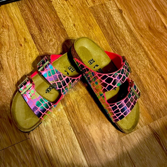 BIRKENSTOCK CROC PRINT PINK RED COLOR NWT - Picture 2 of 4